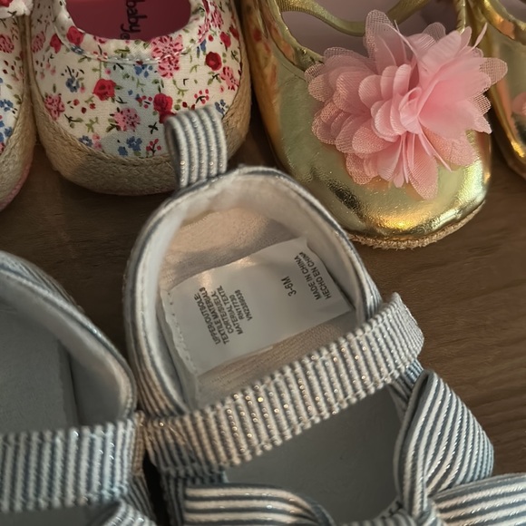Baby girl shoes 1 is size zero other 2 3-6 months - Picture 3 of 5